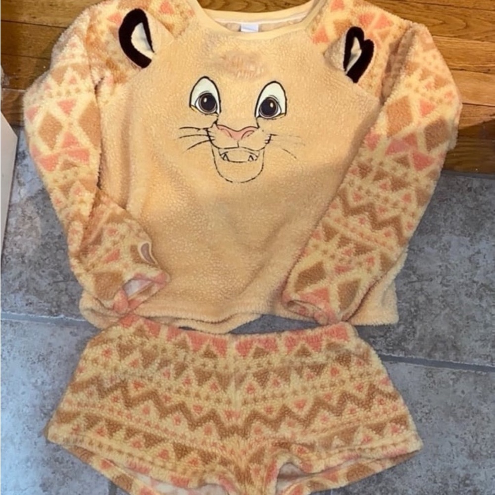 Hot Topic Disney Lion King Simba lounge set small